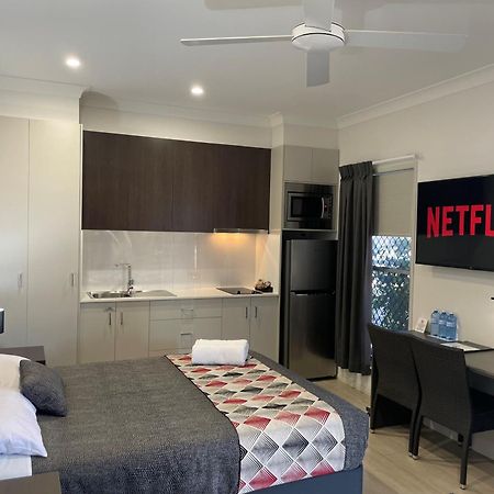 Northpoint Motel Apartments Тувумба Экстерьер фото