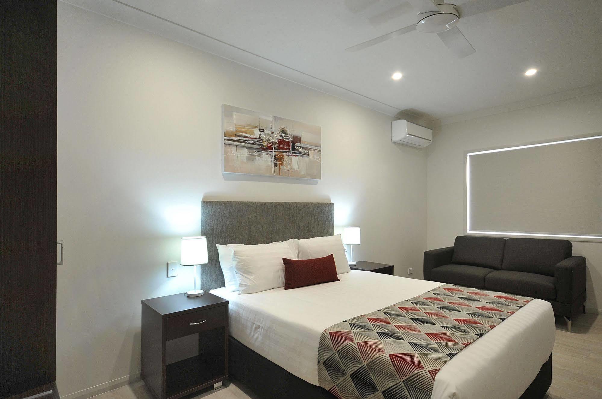 Northpoint Motel Apartments Тувумба Экстерьер фото