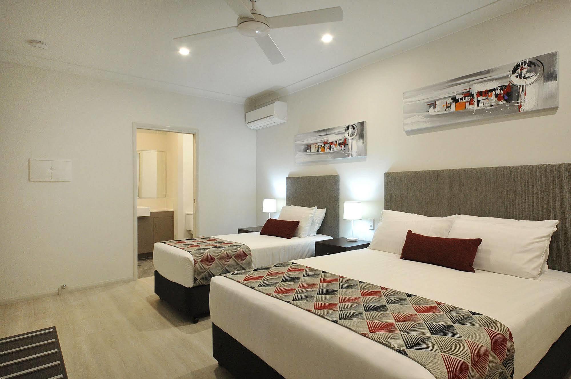 Northpoint Motel Apartments Тувумба Экстерьер фото
