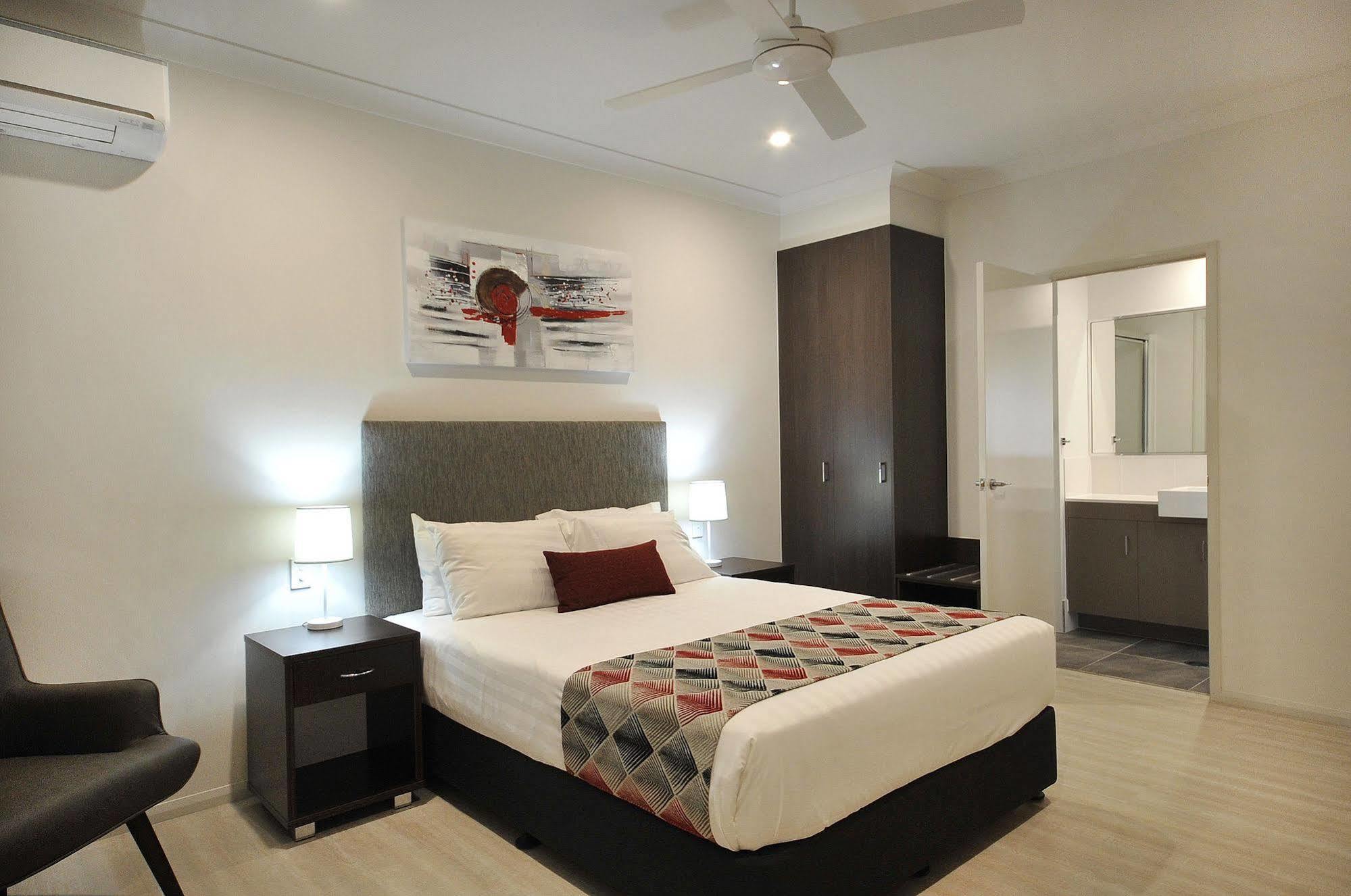 Northpoint Motel Apartments Тувумба Экстерьер фото