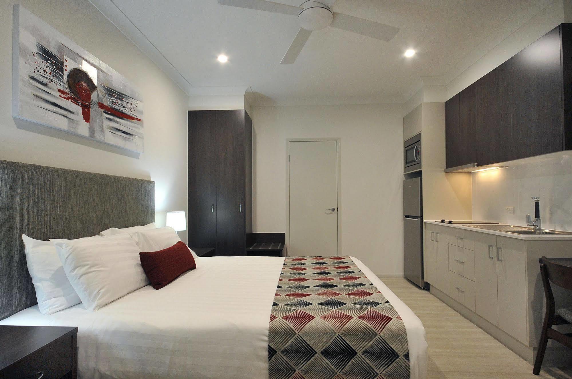Northpoint Motel Apartments Тувумба Экстерьер фото